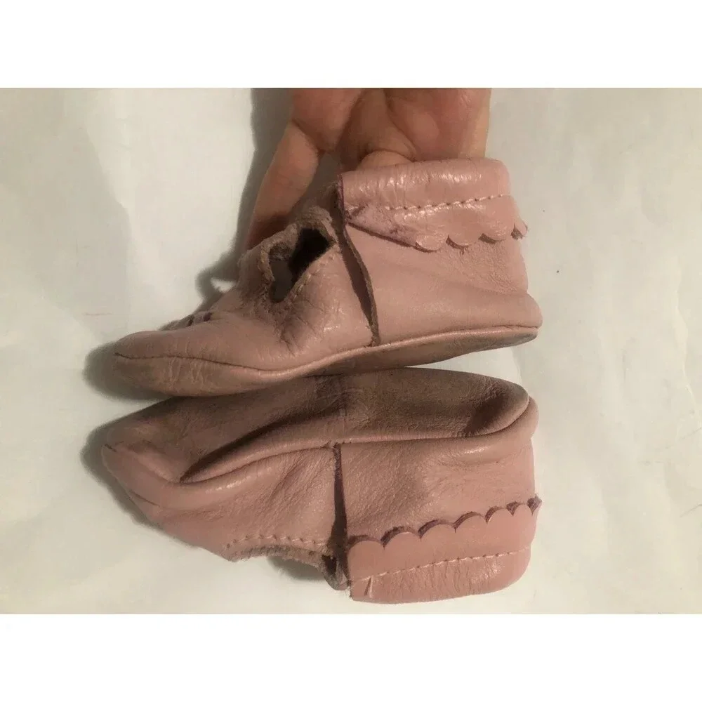 Freshly Picked Moccs pink size 5